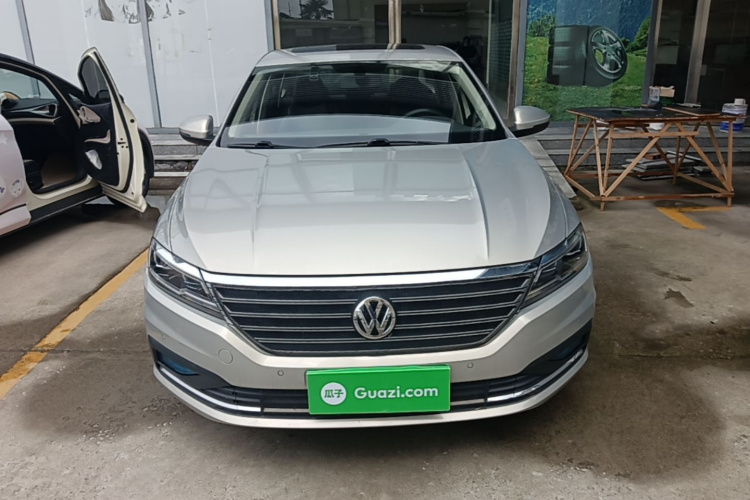 Volkswagen Lavida 2019 car image #3