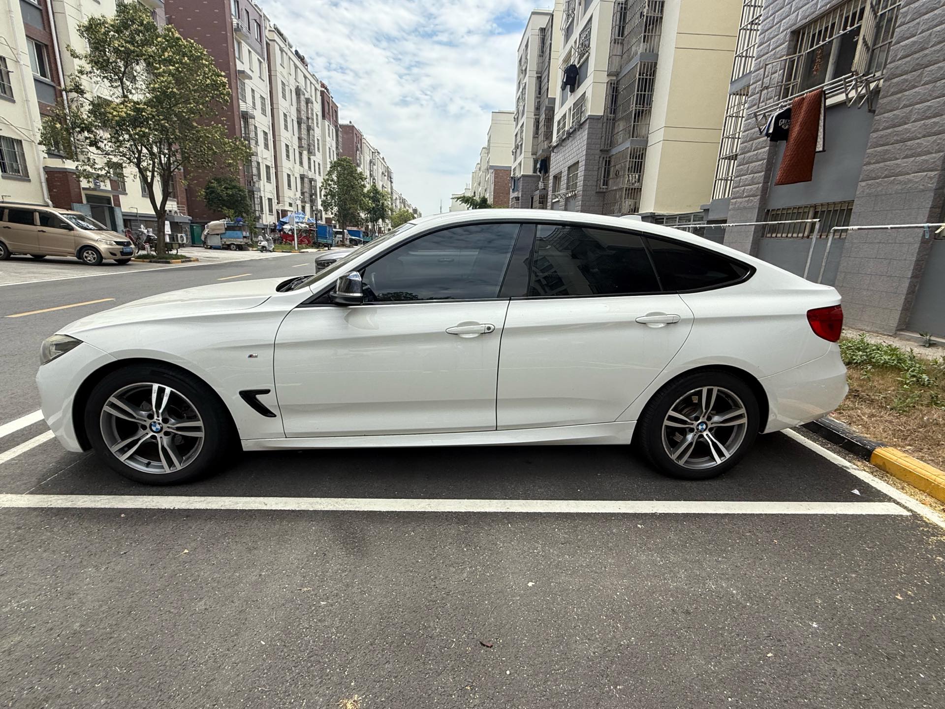 BMW 3 Series GT 2017 car image #5