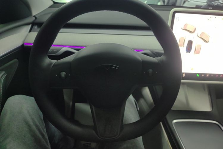 Tesla Model Y 2024 #11 Tesla Model Y 2024 car image #11