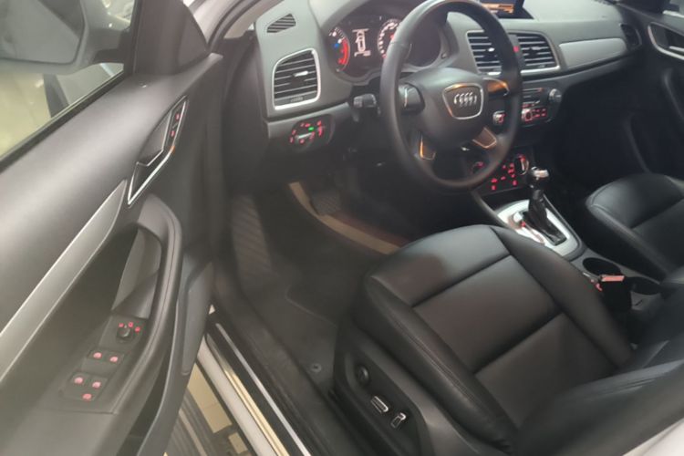 Audi Q3 2018 #16 Audi Q3 2018 car image #16