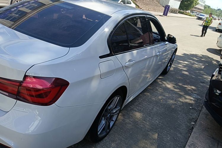 BMW 3 Series 2019 car image #7