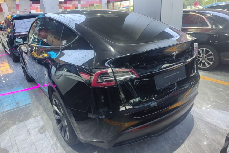 Tesla Model Y 2022 #5 Tesla Model Y 2022 car image #5