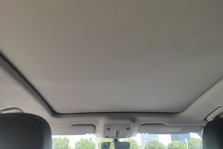 Audi Q3 2020 car image #18