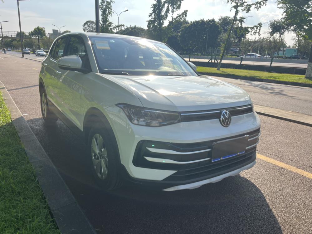 Volkswagen Tharu 2026 car image #3