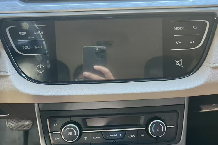 GEELY Emgrand 2019 #14 GEELY Emgrand 2019 car image #14