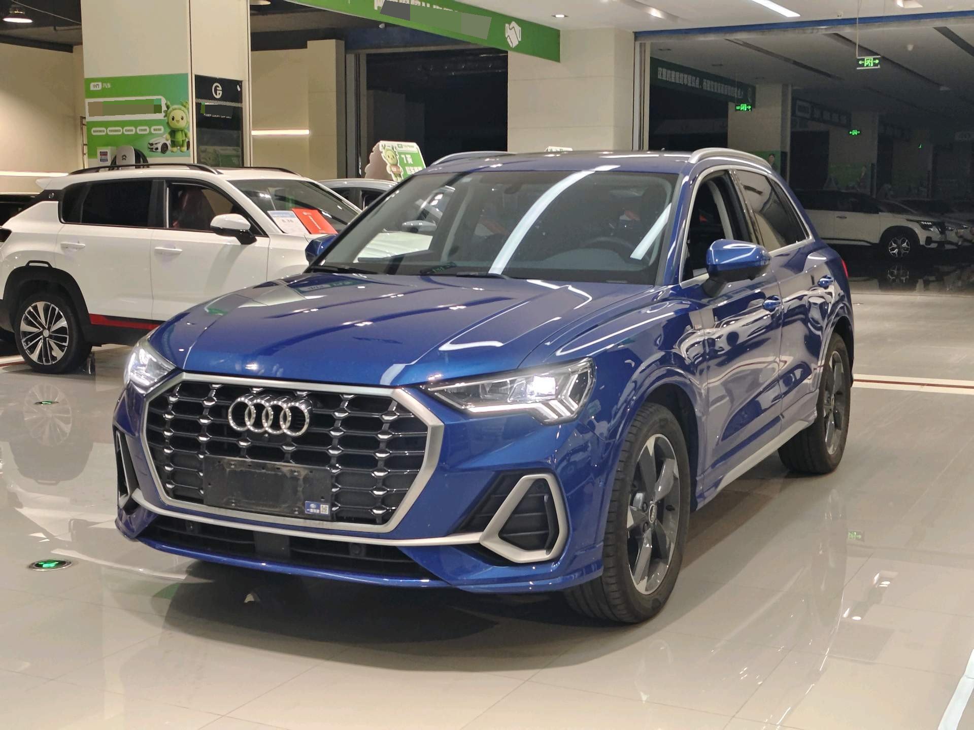 Audi Q3 2021 car image 