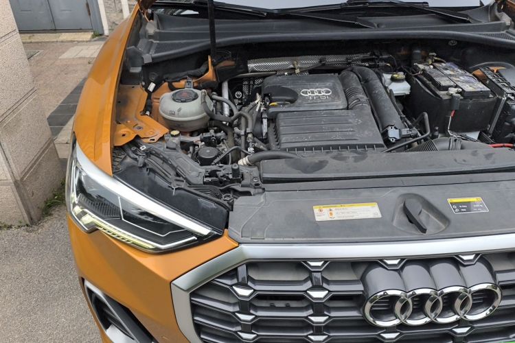 Audi Q3 2020 car image #24