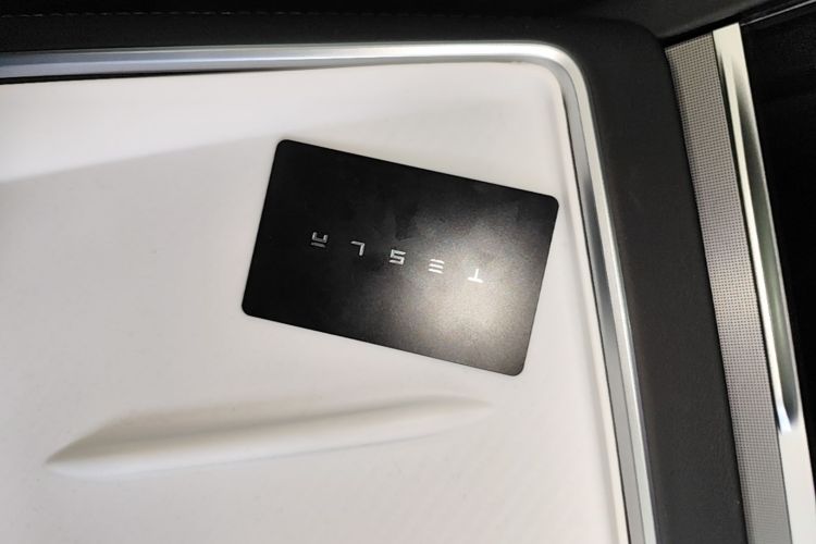 Tesla Model Y 2026 #9 Tesla Model Y 2026 car image #9