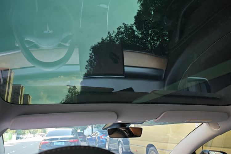 Tesla Model 3 2020 car image #18