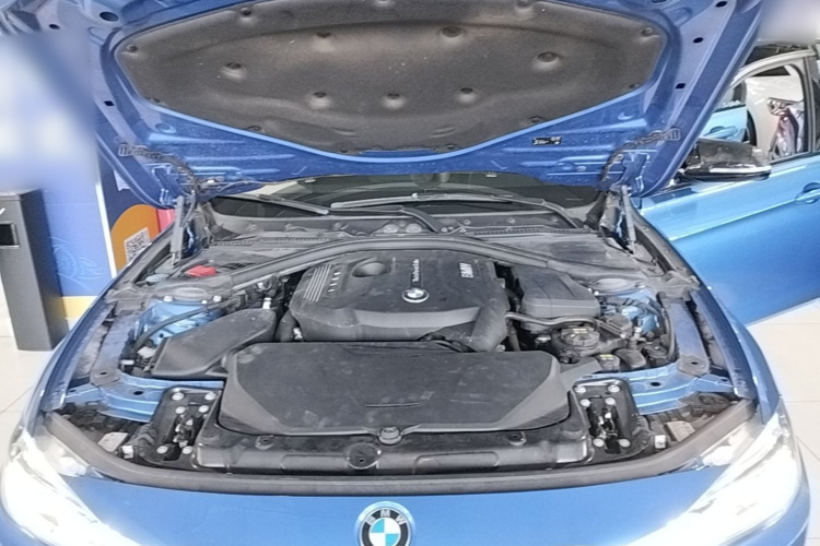 BMW 3 Series 2019 car image #20