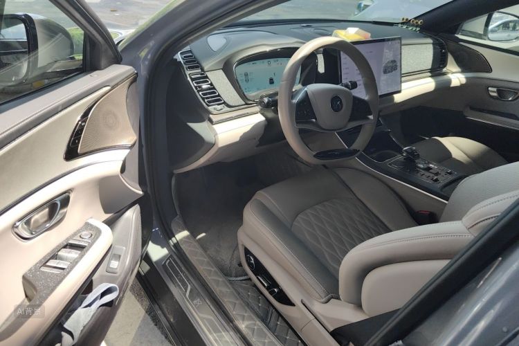 BYD Han 2024 car image #18