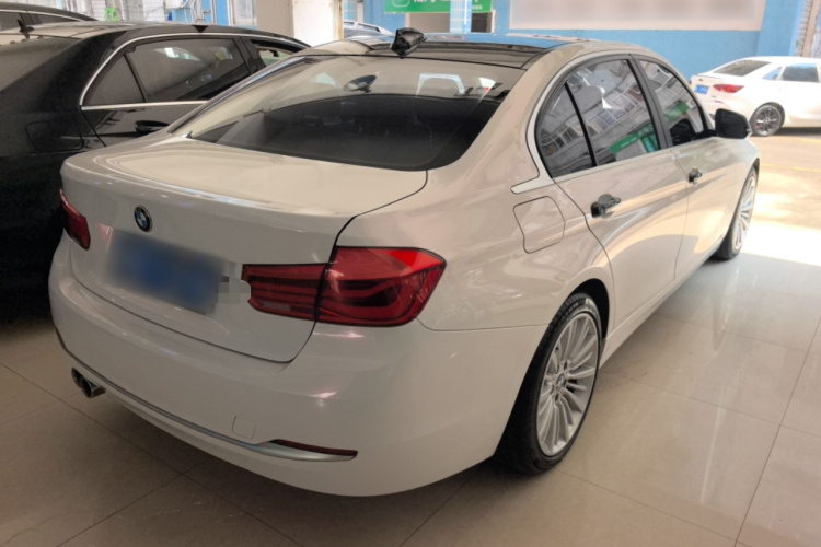 BMW 3 Series 2018 #5 BMW 3 Series 2018 car image #5