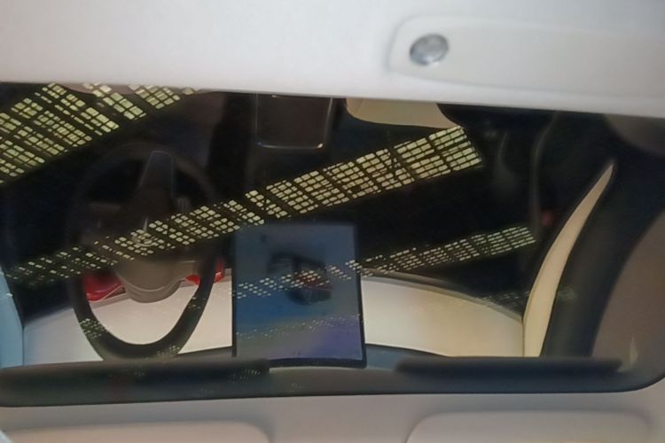 Tesla Model 3 2022 car image #18