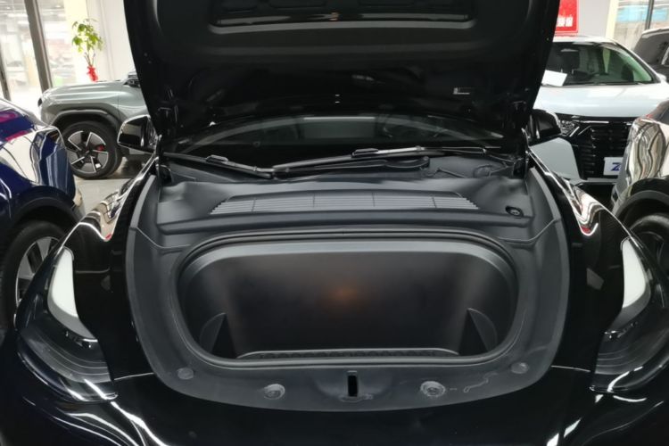 Tesla Model Y 2022 car image #22