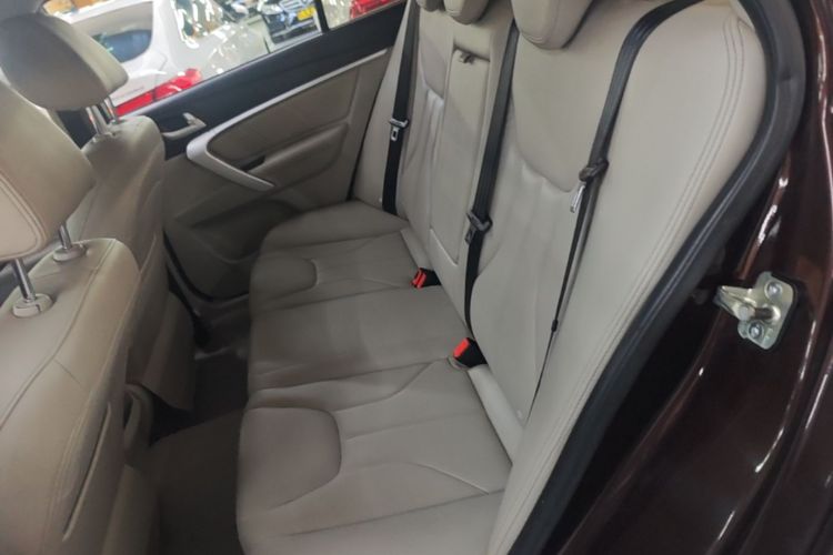 GEELY Emgrand 2016 #13 GEELY Emgrand 2016 car image #13