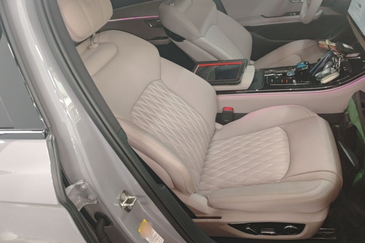 BYD Han 2025 #24 BYD Han 2025 car image #24