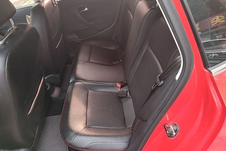 Volkswagen Polo 2019 car image #17