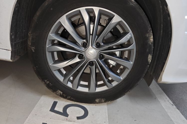 名爵 MG5 2025 汽车图片 #6