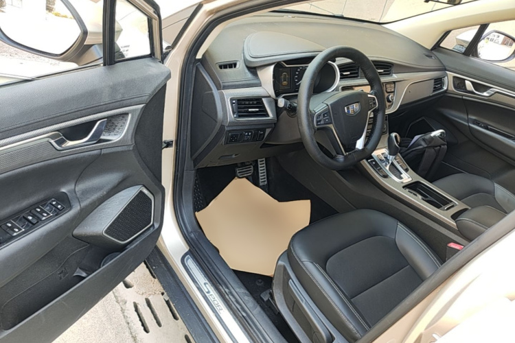 GEELY Emgrand GS 2017 car image #16