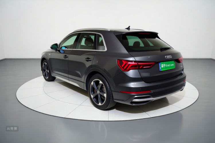 Audi Q3 2021 car image #5