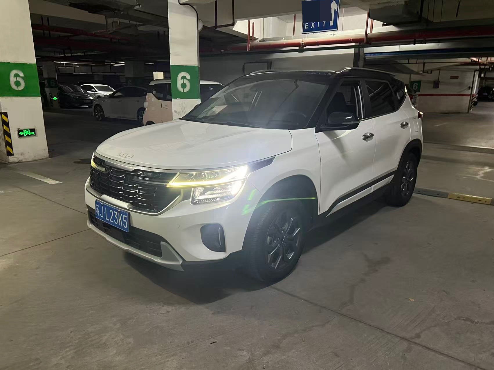 Kia Seltos 2023 car image 
