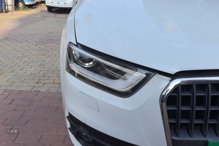 Audi Q3 2014 car image #8