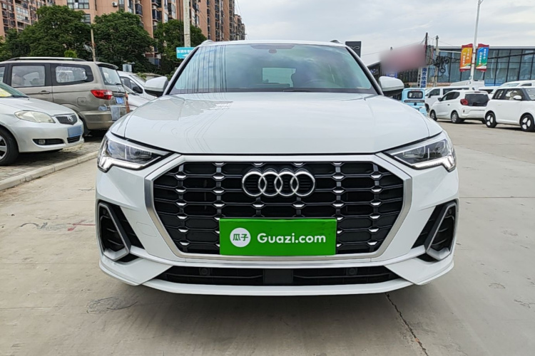 Audi Q3 2020 car image #3