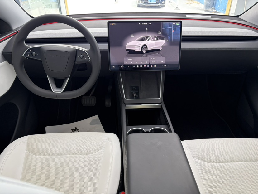 Tesla Model Y 2025 #8 Tesla Model Y 2025 car image #8