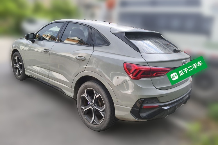 Audi Q3 2021 car image #5