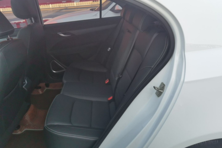 GEELY Emgrand 2021 car image #13