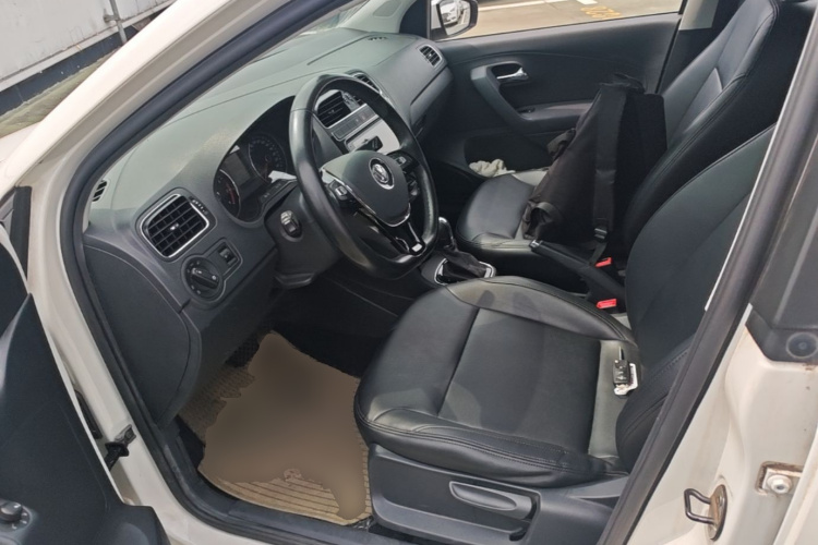 Volkswagen Polo 2018 car image #15