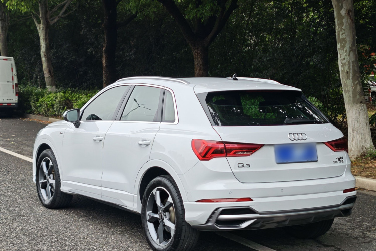Audi Q3 2021 #10 Audi Q3 2021 car image #10