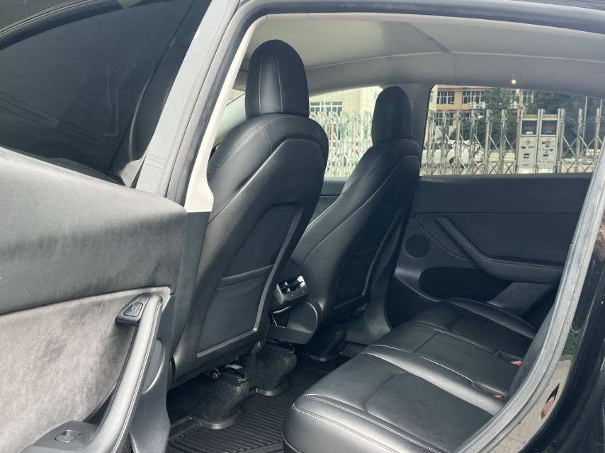 Tesla Model Y 2022 #5 Tesla Model Y 2022 car image #5