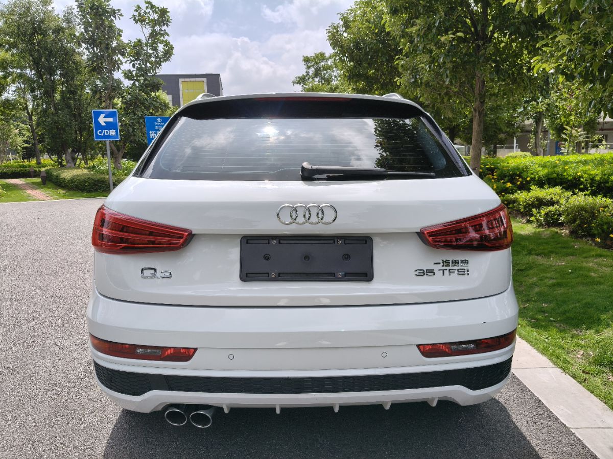 Audi Q3 2019 car image #5