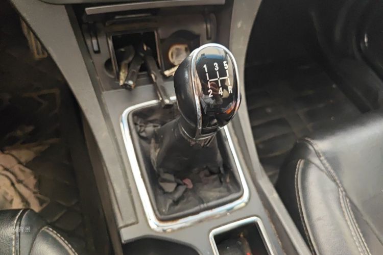 GEELY Emgrand 2016 immagine di auto #16