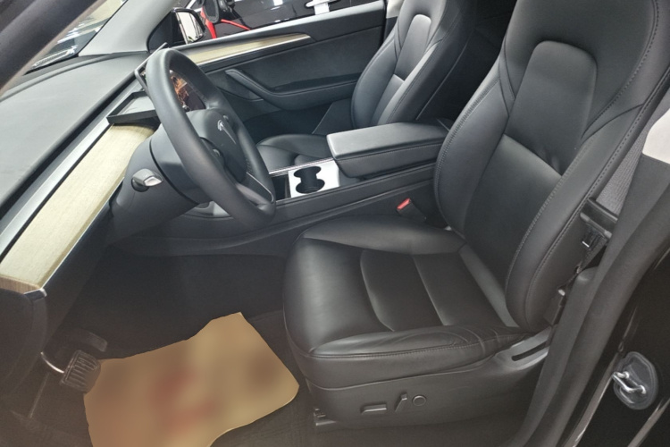 Tesla Model Y 2023 #15 Tesla Model Y 2023 car image #15