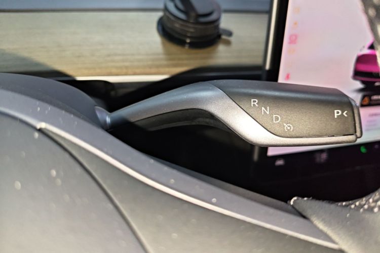 Tesla Model Y 2023 #18 Tesla Model Y 2023 car image #18