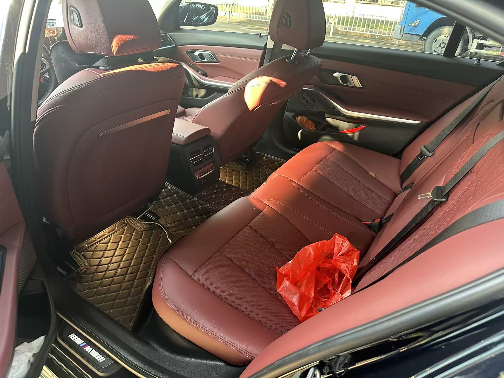 BMW 3 Series 2023 immagine di auto #7