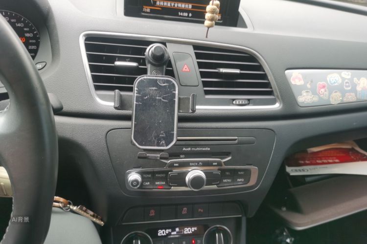 Audi Q3 2019 car image #15