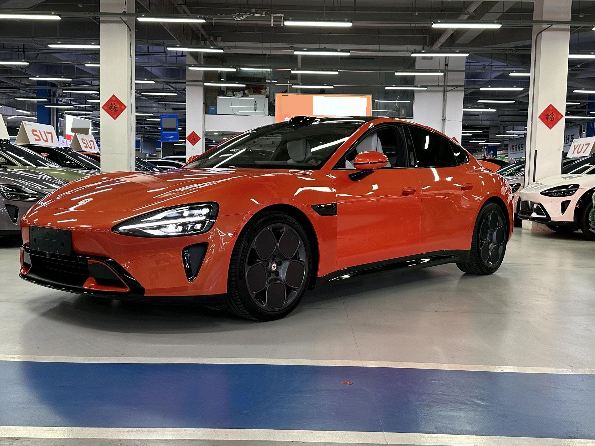 MI SU7 2025 immagine di auto 