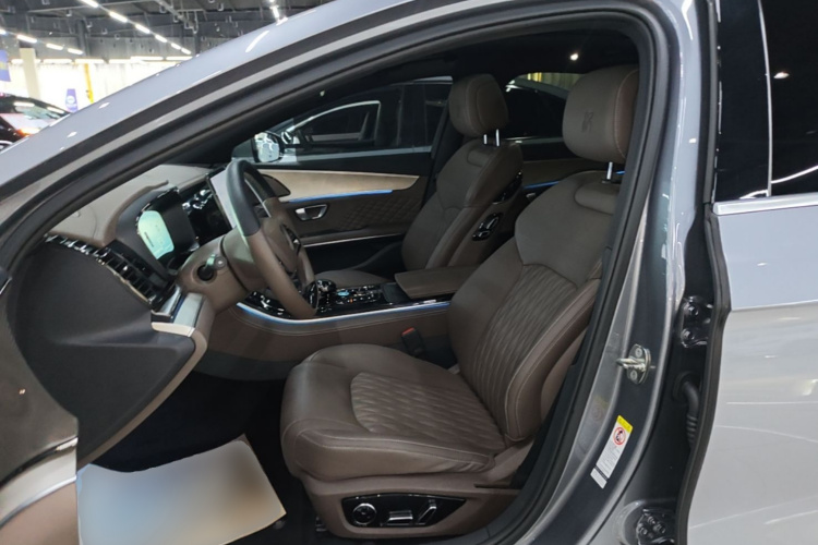 BYD Han 2023 car image #19