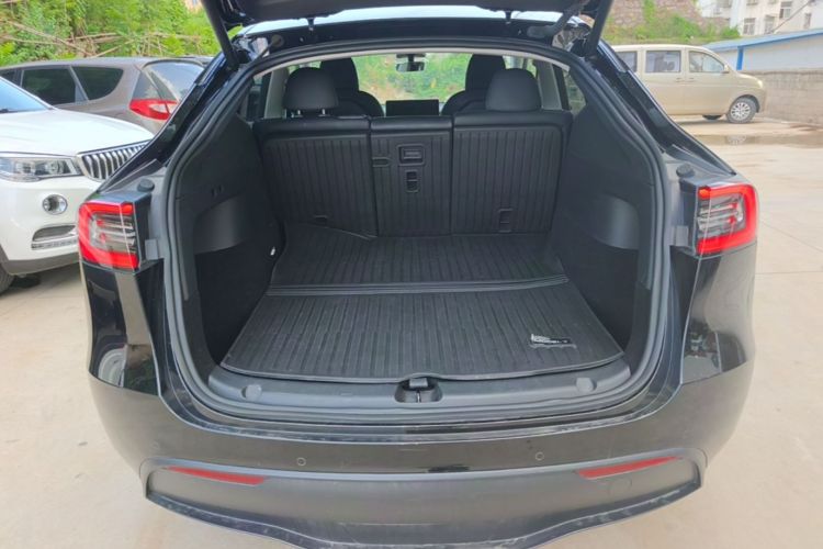 Tesla Model Y 2023 #19 Tesla Model Y 2023 car image #19