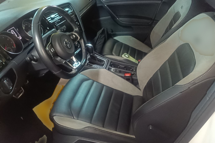 Volkswagen Golf 2018 car image #15