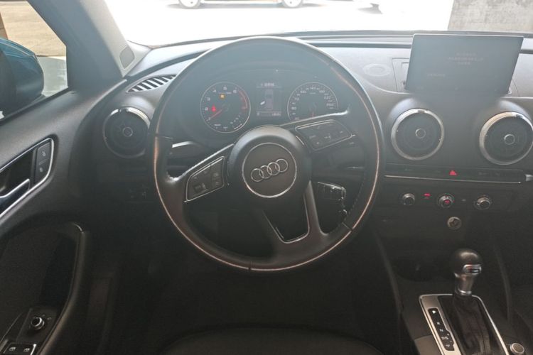 Audi A3 2018 imagen de coche #11