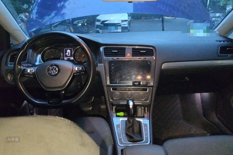 Volkswagen Golf 2020 car image #11