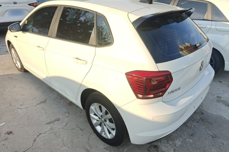 Volkswagen Polo 2021 car image #5