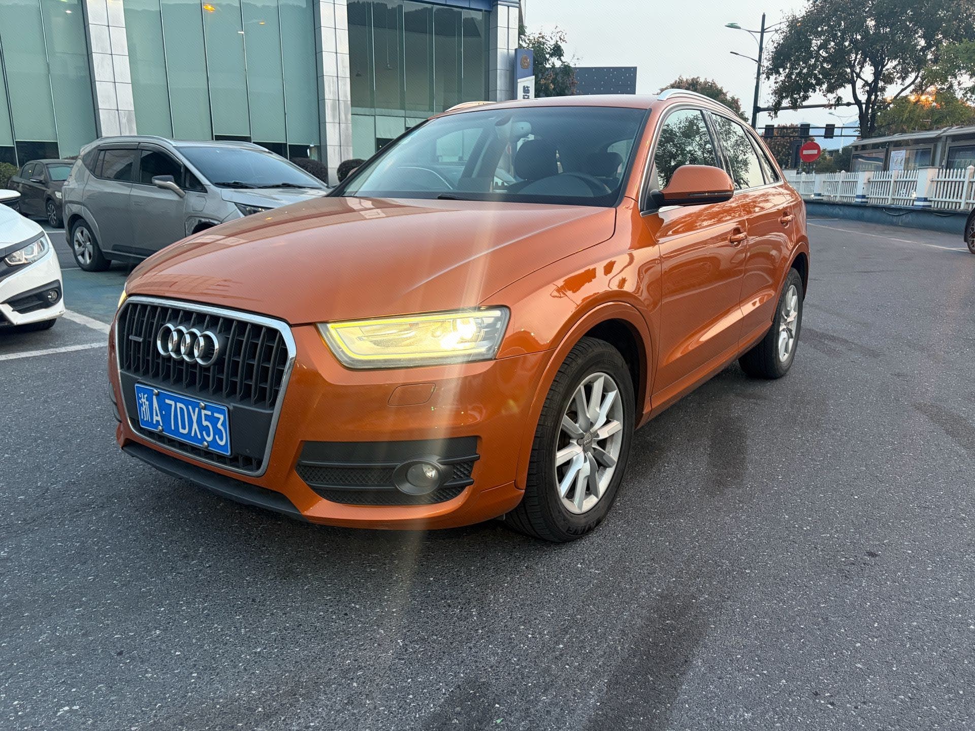 Audi Q3 (Imported) 2014 Audi Q3 (Imported) 2014 car image
