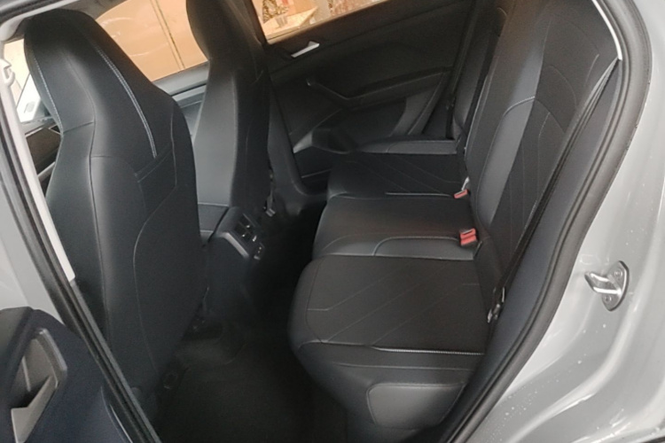 Volkswagen Tharu 2025 car image #17