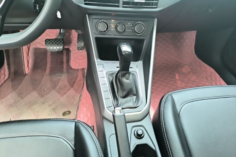 Volkswagen Polo 2021 car image #18