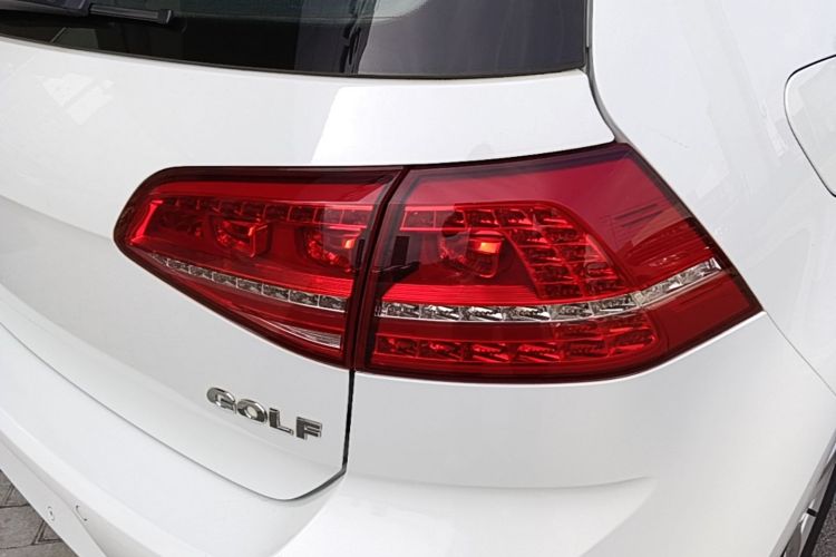 Volkswagen Golf 2016 car image #8